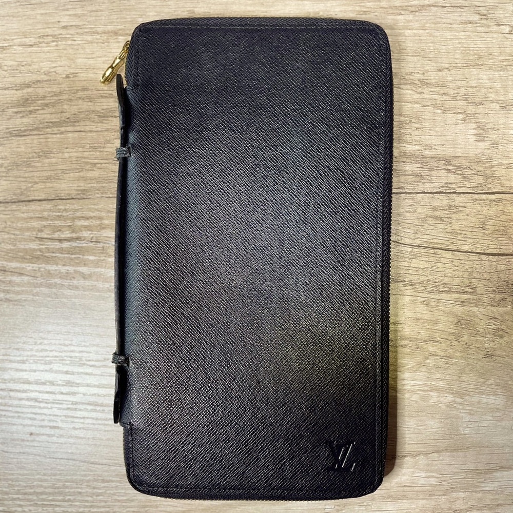 LOUIS VUITTON CARD AND PEN HOLDER